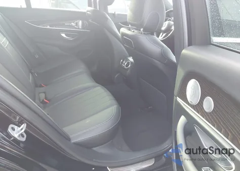 2019 Mercedes-Benz E 300 z USA, uszkodzony, nr VIN WDDZF4JB1KA666963